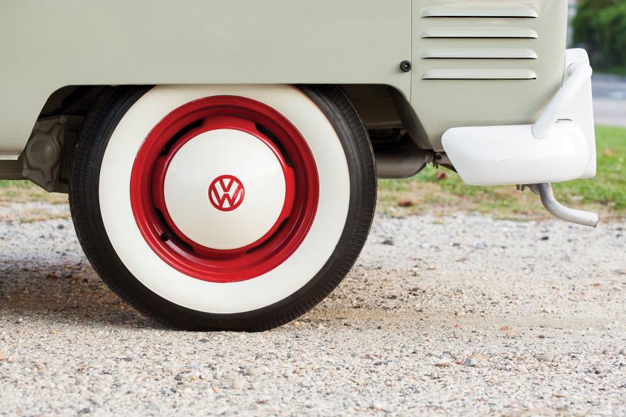  Volkswagen Double Cab Pickup Truck 1962 года  (фото 19 из 23)